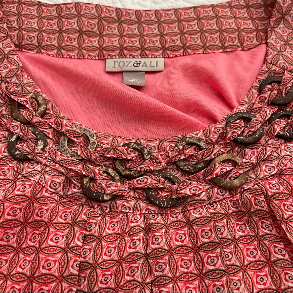 Roz & Ali Top Sleeveless Geometric Print Embellished Neckline Size M - Picture 7 of 14